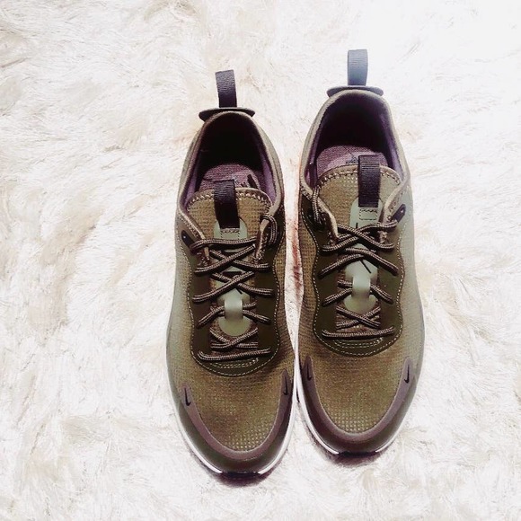 💚 WMNS AIR MAX DIA SNKRS OLIVE Nike (7) - Picture 5 of 12